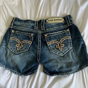 Rock Revival Shorts Size 26 Mid Rise